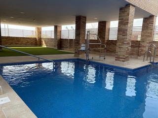 Piso en Roquetas pueblo. Aguadulce piso con piscina plaza de garaje y trastero