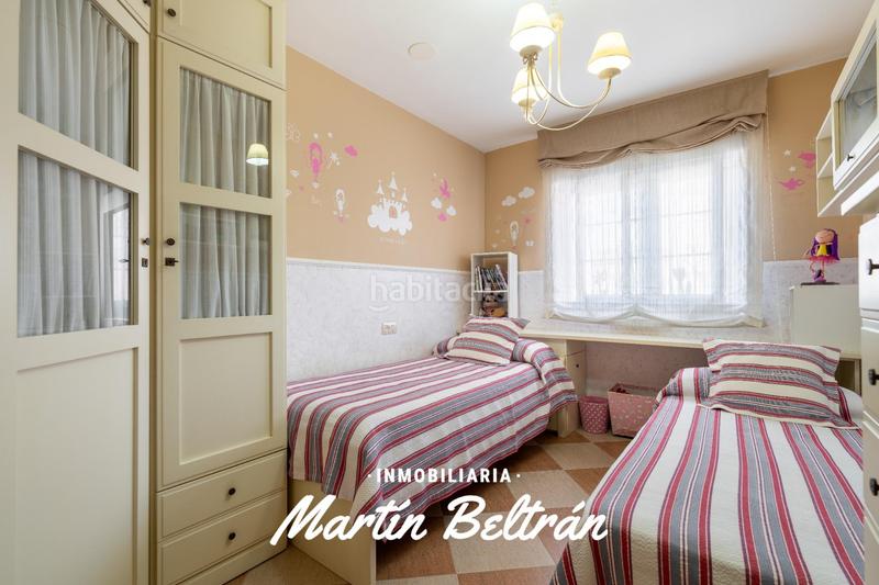Foto 275de1f2-f275-40a1-82e0-b4d76a06d7af. Casa adosada aguadulce adosado 281 m2 const. con estilo y confort a un paso del mar en Roquetas de Mar