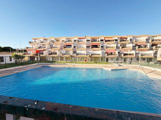 Appartement à Retamar. Apartamento reformado en retamar  60 m2 const.  plaza de garaje