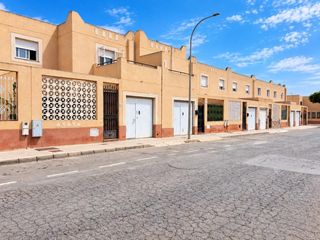Zweistöckige Wohnung in San Isidro - Campohermoso. Dúplex adosado en san isidro  4 dormitorios, garaje