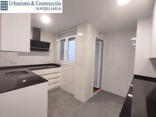 Pis a La Moreria. Céntrico, todo exterior de 4 dormitorios dos baños, totalmente r