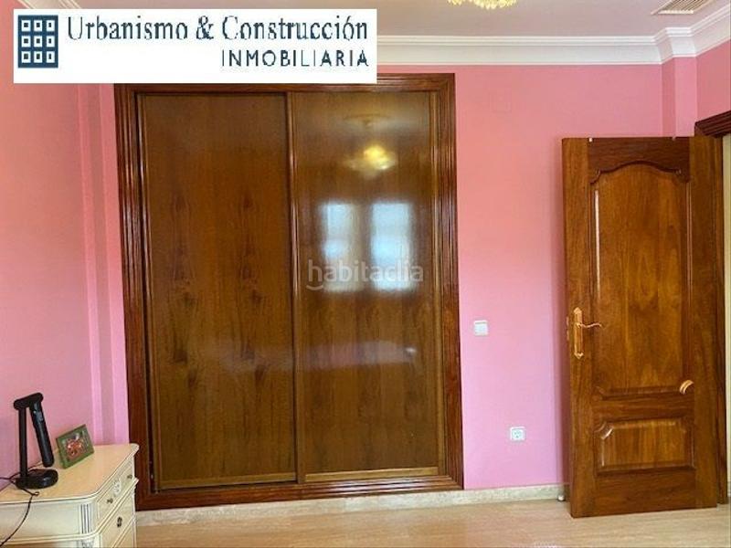 Foto 7656f074-6968-4e17-b057-d92131aa0b43. Chalet con riscaldamento parcheggio piscina in Ciudad Jardín Ciudad Real