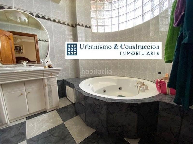 Foto 9e8a54b2-b30b-4718-8574-9b833d851293. Chalet con riscaldamento parcheggio piscina in Ciudad Jardín Ciudad Real