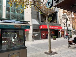 Lloguer Oficina a Centro - Plaza Mayor. Se alquila oficina para negocio con varios despachos uno grande