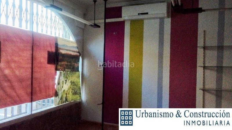 Foto bd4b13fd-a11b-4716-a15c-6500a52e7126. Piso  y local en Malagón