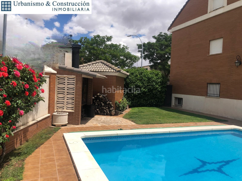 Foto 4621c0bb-54a5-4f99-8ad4-2a53320ef476. Casa pareada estupendo pareado en venta en Ciudad Jardín Ciudad Real