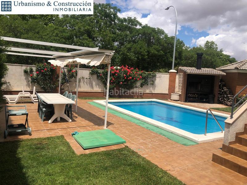 Foto fee4b3b4-1f39-4f82-94f5-99b8c013a640. Casa pareada estupendo pareado en venta en Ciudad Jardín Ciudad Real