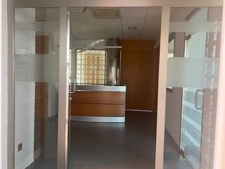 Lloguer Local Comercial  Ronda ciruela. Alquiler de oficina-clínica de alta calidad en zona exclusiva