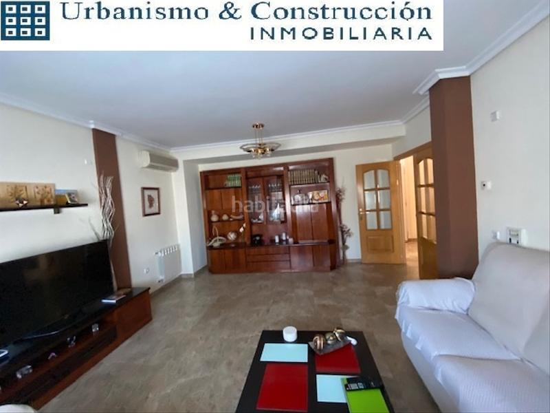 Foto 02cd343b-573a-4ea1-9341-235b27d0aa79. Casa a schiera con camino riscaldamento parcheggio in Ciudad Real