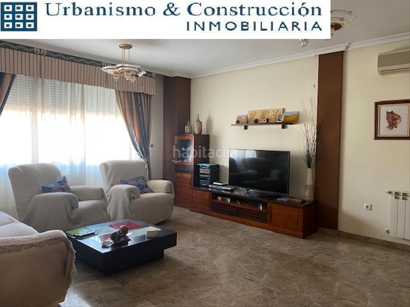 Foto 07d4cb06-4d71-4207-b550-7b43a35dc122. Casa a schiera con camino riscaldamento parcheggio in Ciudad Real