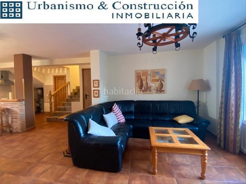 Foto 55e2aa5e-e26e-425d-a18e-74bdf4026812. Casa a schiera con camino riscaldamento parcheggio in Ciudad Real