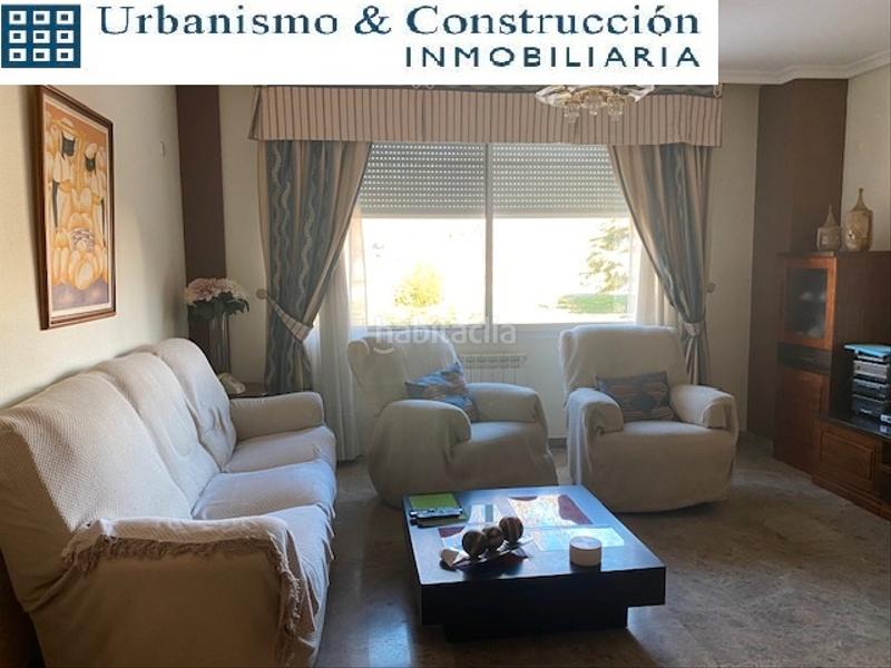 Foto 86b3d718-c06c-46f8-9409-6a7e776a15a2. Casa a schiera con camino riscaldamento parcheggio in Ciudad Real