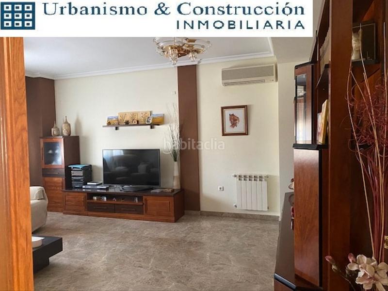 Foto de8f956c-824f-483b-9322-d51d426a5d96. Casa a schiera con camino riscaldamento parcheggio in Ciudad Real