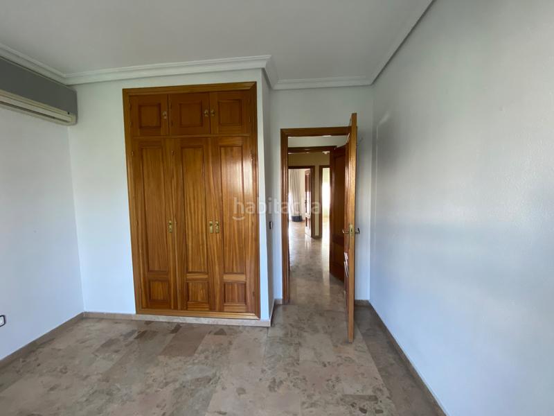 Foto 18b059e5-cbdf-4f6a-8e72-6399621af6d1. Casa adossada amb xemeneia calefacció aparcament a Ciudad Real