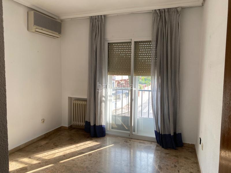 Foto 7d554441-1a2a-46ee-b690-fc1f74535a6d. Casa adossada amb xemeneia calefacció aparcament a Ciudad Real