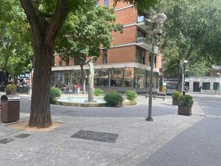 Lloguer Local Comercial  Calle de alarcos. Local pleno centro