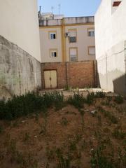 Terreny residencial en Calle almendro 6. Solar muy bien situado bajo mas dos plantas