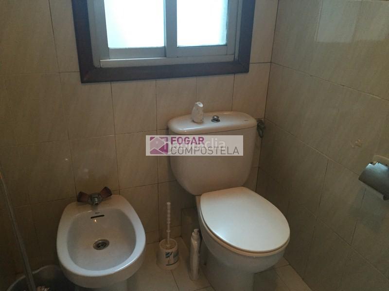 Foto 425b5e81-0f9b-4865-b08a-6e4171e07e9f. Alquiler piso se alquila piso en portosín para los meses de verano, muy cerca de la playa. 3 habitaciones y 1 baño. 1.500 euros el mes de julio en Porto do Son