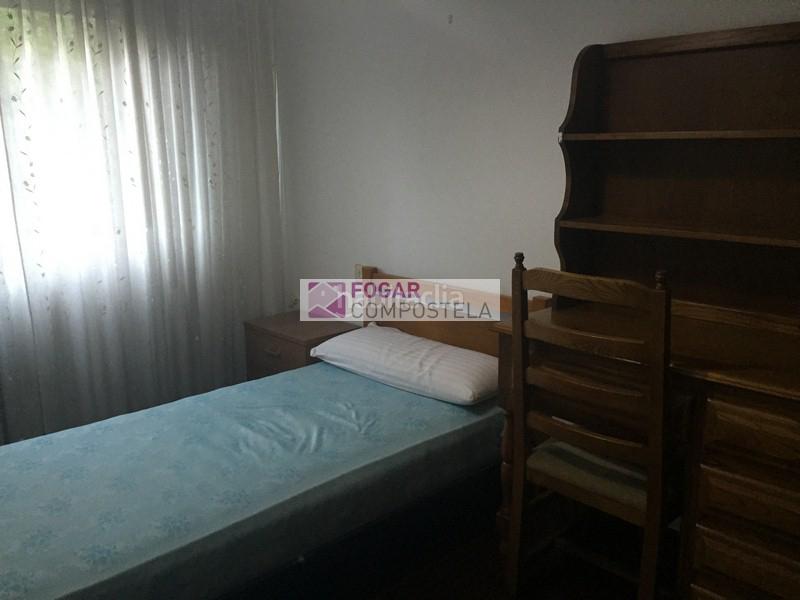 Foto 672e2ce4-ed77-4a40-a259-bfdeffc1e3b2. Alquiler piso se alquila piso en portosín para los meses de verano, muy cerca de la playa. 3 habitaciones y 1 baño. 1.500 euros el mes de julio en Porto do Son