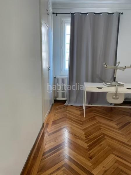 Foto aa93c9ea-f0d1-4a21-9338-9447429b9bc3. Miete etagenwohnung in Ensanche - Sar Santiago de Compostela