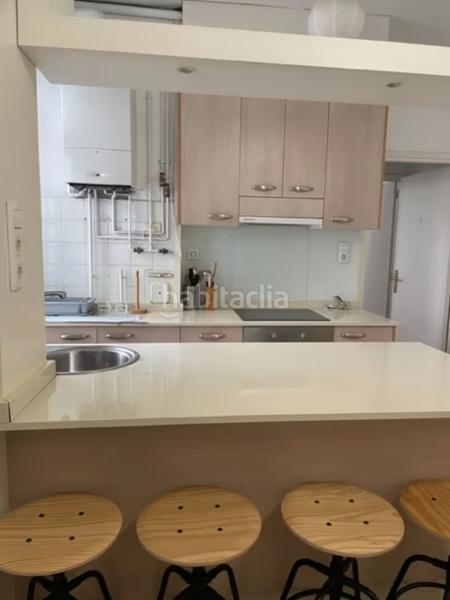 Foto b2eac1a9-bdb8-4076-b6ad-0f8ef3b4e78d. Miete etagenwohnung in Ensanche - Sar Santiago de Compostela