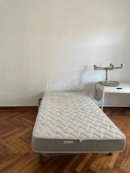 Foto f06a908f-cce9-45f1-abde-cf0d8a3ae7f0. Miete etagenwohnung in Ensanche - Sar Santiago de Compostela