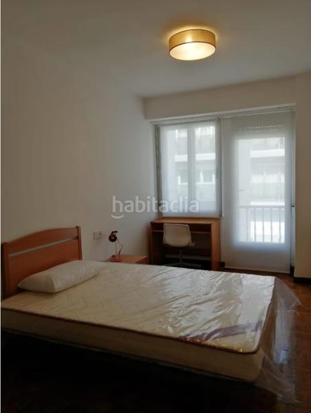 Foto 578288dd-85fe-498c-8938-c98ab1ed9033. Alquiler piso gran oportunidad!!! se alquila piso a estudiantes para el curso académico (posibilidad de 12 meses) en la calle santiago del ester en Santiago de Compostela