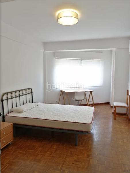 Foto 02a4cd6f-ef16-4f43-baae-01883211dd70. Rent flat in Ensanche - Sar Santiago de Compostela