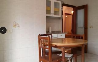 Miete Etagenwohnung  Rúa do campo do forno. Gran oportunidad!!! se alquila piso a familias anual o por curso