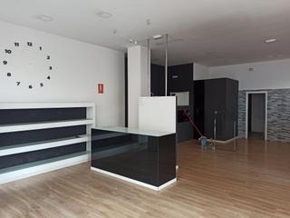Lloguer Local Comercial  Avenida rosalía de castro. Gran oportunidad!!! se alquila bajo en avenida rosalía de castro