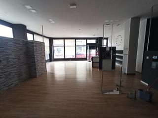 Lloguer Local Comercial  Avenida rosalía de castro. Gran oportunidad!!! se alquila bajo en avenida rosalía de castro