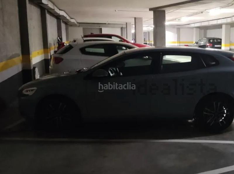 Foto f4b8f1a5-d14c-41aa-bfe5-6c11061b01a2. Pis a Castiñeiriño - Cruceiro de Sar Santiago de Compostela