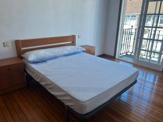 Location Appartement  Rúa das orfas. Gran oportunidad, se alquila piso con plaza de garaje en santa m