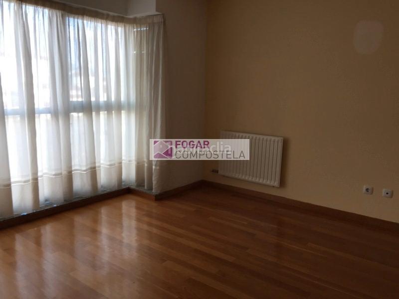 Foto 3f0b8173-fb1e-4b1d-9d9a-e803c1bc25f2. Rent flat with heating parking in Campus Norte - San Caetano Santiago de Compostela