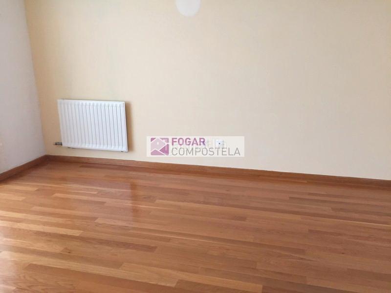 Foto efcd4c60-cb3b-4606-a477-a7ddef03af2e. Rent flat with heating parking in Campus Norte - San Caetano Santiago de Compostela