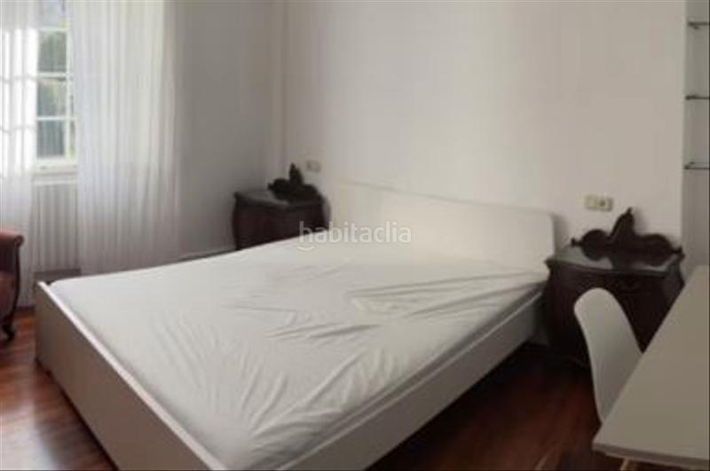 Foto f981df56-ecd3-4e2b-894b-18a44734ada4. Miete etagenwohnung in Casco Histórico Santiago de Compostela