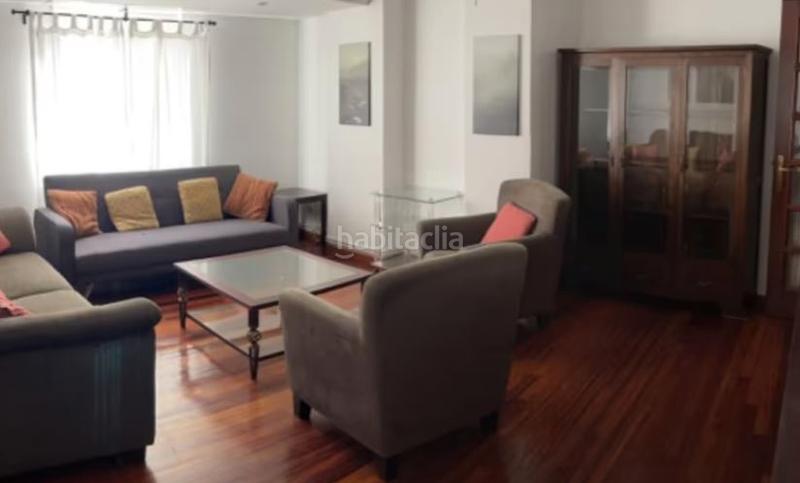 Foto 5c2c6773-4bc0-4334-9322-9f3f1ca48f52. Rent flat in Casco Histórico Santiago de Compostela