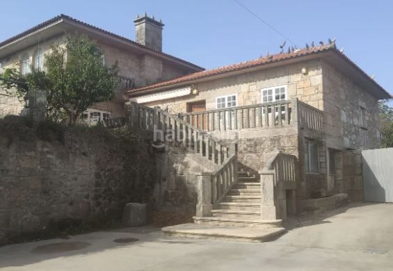Foto b9c848af-d49b-49b7-9641-f5d61c0bf5f7. Casa a Vilanova de Arousa