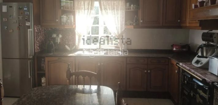 Foto da0b2f6c-17a8-44fc-b3bd-0e81e8a9d55a. Casa a Vilanova de Arousa
