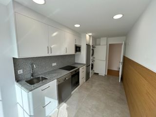 Lloguer Pis  Avenida de ferrol. Gran oportunidad!!! se alquila piso amueblado  con muebles nuevo