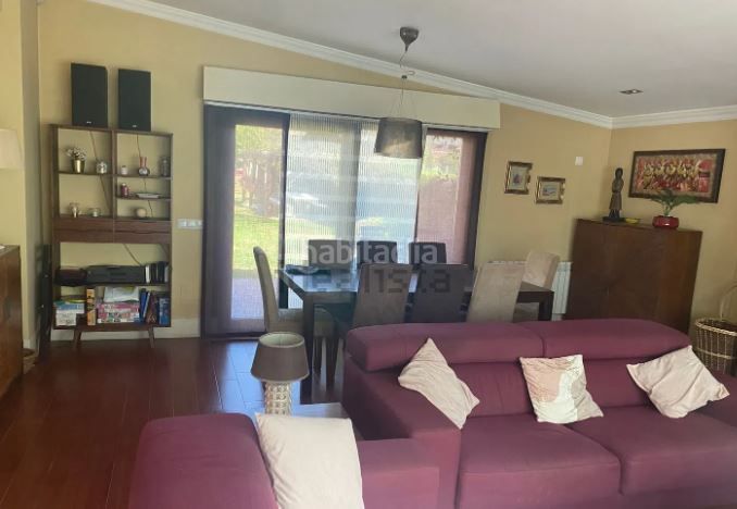 Foto 93a50f66-ab08-4d9d-ae1b-be679d136194. Casa en O Milladoiro Ames