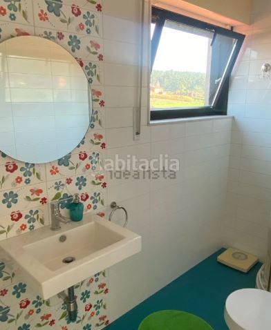 Foto b443eae8-deac-4e2b-a88f-8b79ae786982. Casa en O Milladoiro Ames