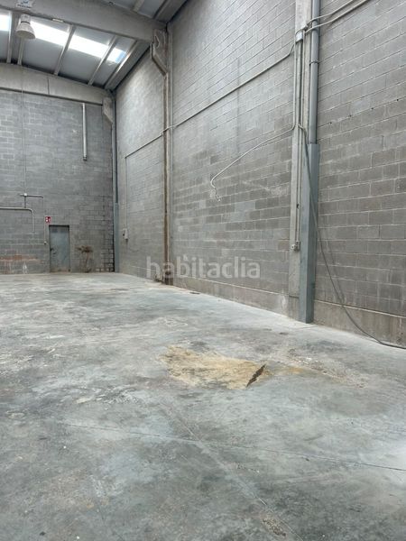 Foto 64a4d01d-6ef5-4049-997b-7e5713da06e9. Miete fabrikhalle in O Milladoiro Ames