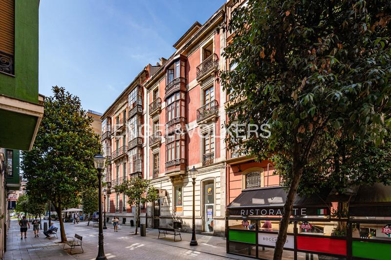 Foto 734fb4ea-104c-45e3-80bd-a6901ed64466. Apartment with heating in Centro Gijón