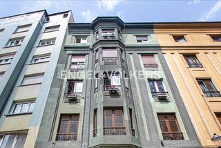 Etagenwohnung in Centro. Piso amplio con patio en pleno centro