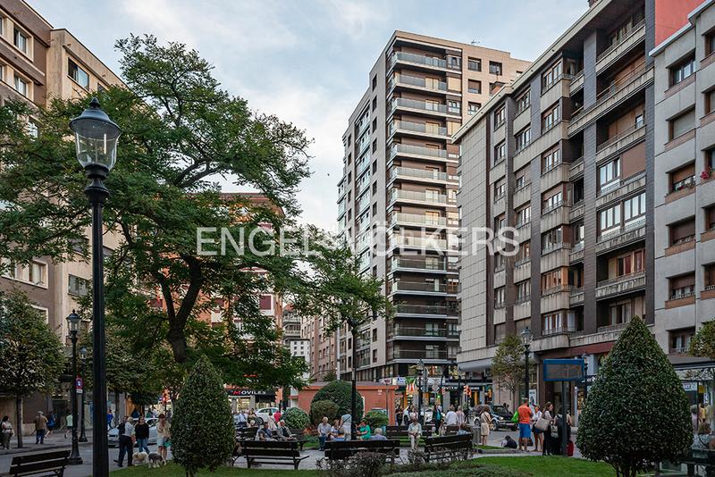 Foto 06e1c742-82fc-453a-b39e-90752b981f31. Rent apartment with heating in Centro Gijón