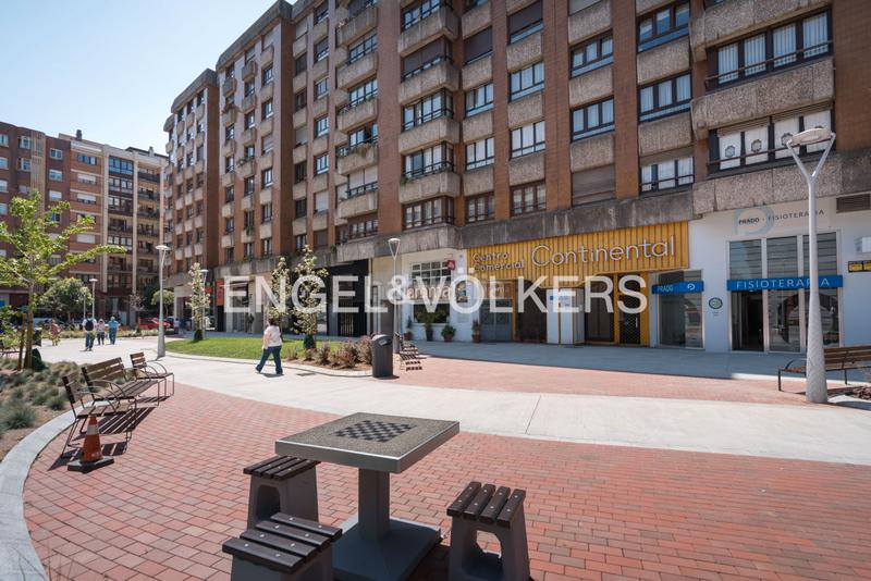 Foto 80ad74c7-e4a9-44bd-8df7-dc60880ec1cc. Apartamento luminoso piso en edificio continental con garaje opcional en Gijón