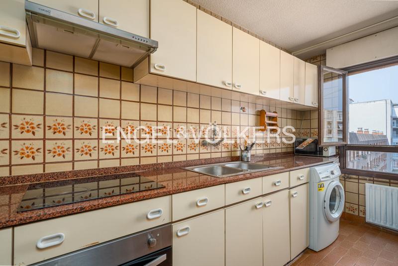 Foto cf2ba5a5-b674-45f9-af7a-ce923896dff7. Apartamento luminoso piso en edificio continental con garaje opcional en Gijón