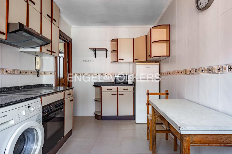 Foto 1e3d65fa-3001-47ab-ad19-6e8b141092c5. Apartamento luminoso piso con altura junto a la playa de san lorenzo. en Gijón