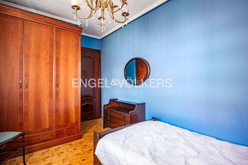Foto 2ddf7c40-1563-4fbb-8940-50b67d264ef6. Apartamento luminoso piso con altura junto a la playa de san lorenzo. en Gijón